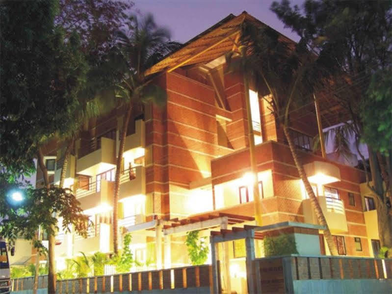 Sterling Suites - Langford Town Bangalore Eksteriør billede